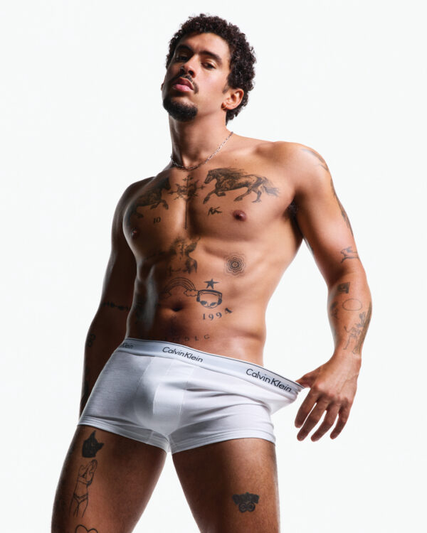 Bad Bunny para Calvin Klein_Spring 25_Créditos Mario Sorrenti (5)
