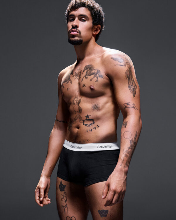 Bad Bunny para Calvin Klein_Spring 25_Créditos Mario Sorrenti (7)