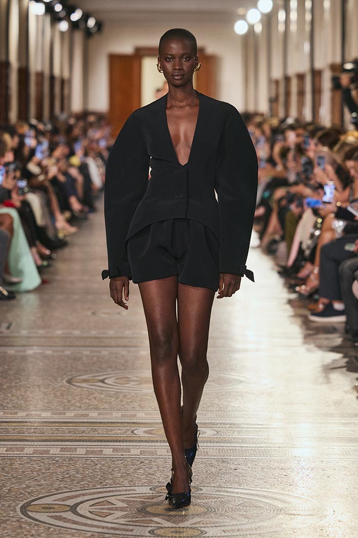 Hobeika_ss26_runway_press_look_01-copy