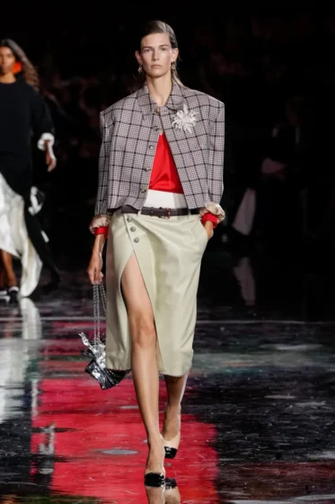 MjE4MjY0MzU0OTUxNTM4Mjc4