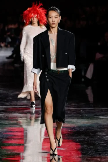 MjE4MjY0MzU1MjE5NzExNTkw