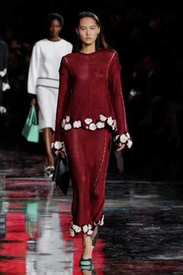 MjE4MjY0MzU1MjIwMTA1MDUy