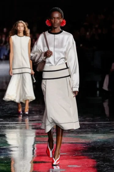 MjE4MjY0MzU1NDg4Mjc4MzY0