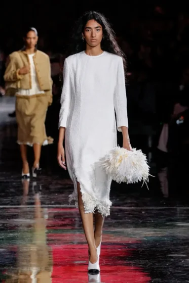 MjE4MjY0MzU1NDg4MzQzOTAw