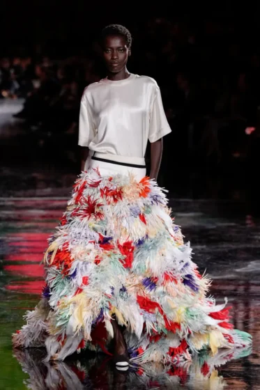 MjE4MjY0MzU2NTYxODg5MTE2