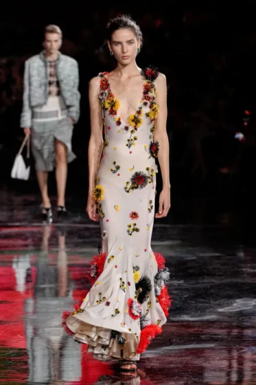 MjE4MjY0MzU2NTYyMDIwMTg4