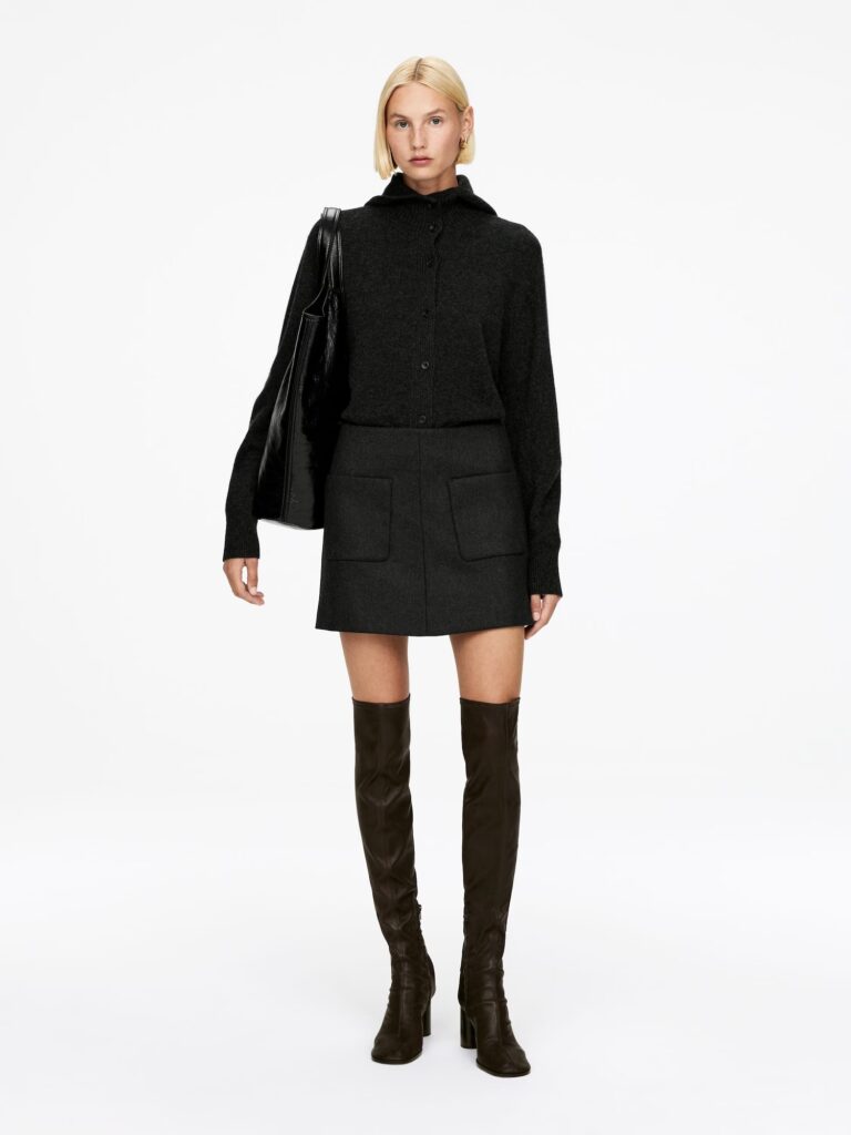 arket-minigonna-lana-io-donna-2025-768×1024